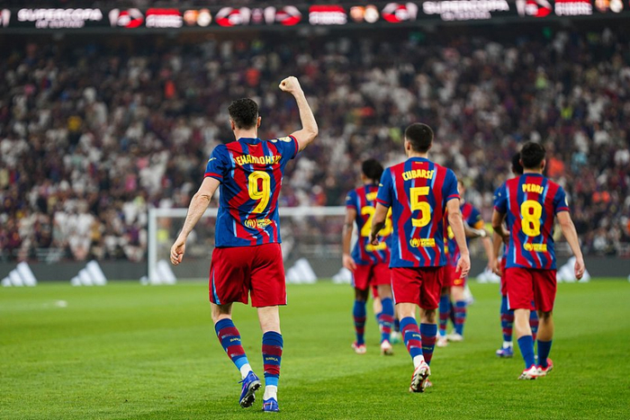 星空体育中国官网-离谱！詹姆斯在巴塞罗那比赛中连败皇家马德里今夜止住颓势，上海海港今夜手感冰凉的简单介绍