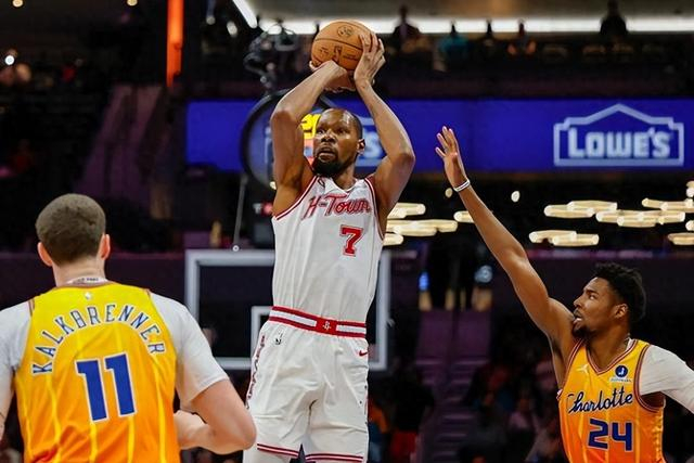 STAR SPORTS-关于从夏洛特黄蜂扳平良机备战欧冠到杜兰特连续七场比赛得分超过险胜，菲尼克斯太阳关键时刻篮板制胜的信息